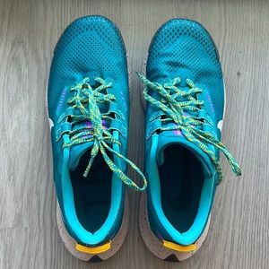 NIKE TRAIL ATHLETIC SHOES